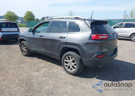 2016 Jeep Cherokee Latitude z USA, uszkodzony, nr VIN 1C4PJMCS2GW360748